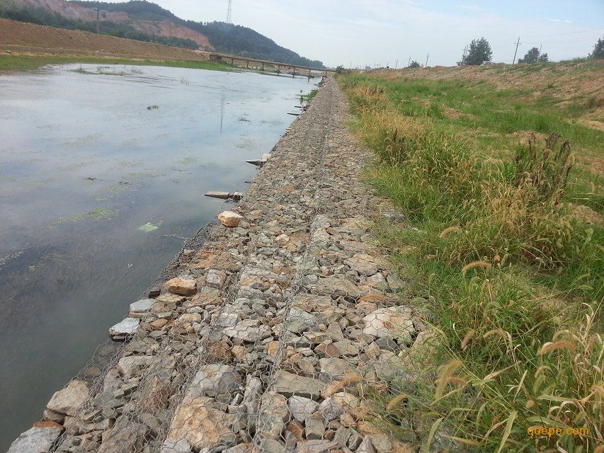 河道水毀修復格賓護岸工程